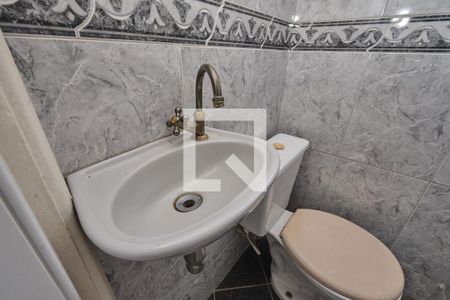 Casa de condomínio à venda com 135m², 4 quartos e 2 vagas Casa de condomínio à venda com 135m², 4 quartos e 2 vagasBanheiro Social 1