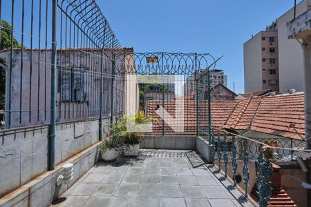 Casa de condomínio à venda com 135m², 4 quartos e 2 vagas Casa de condomínio à venda com 135m², 4 quartos e 2 vagasQuarto 4 Varanda