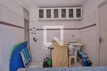 Casa de condomínio à venda com 135m², 4 quartos e 2 vagas Casa de condomínio à venda com 135m², 4 quartos e 2 vagasÁrea de Serviço