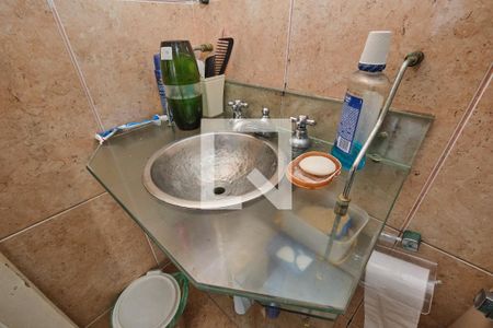 Casa de condomínio à venda com 135m², 4 quartos e 2 vagas Casa de condomínio à venda com 135m², 4 quartos e 2 vagasBanheiro Social 2