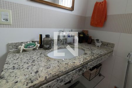 Apartamento à venda com 316m², 4 quartos e 3 vagasBanheiro da Suíte 2