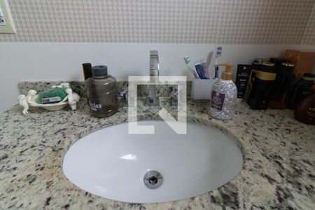 Apartamento à venda com 316m², 4 quartos e 3 vagasBanheiro da Suíte 2