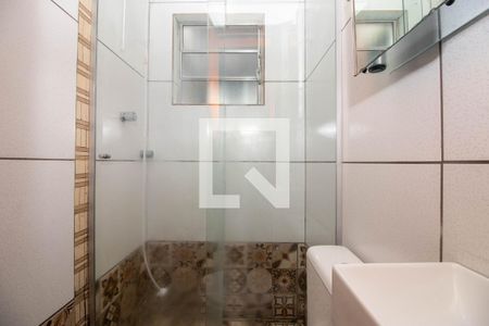 Banheiro de apartamento para alugar com 1 quarto, 35m² em Floresta, Porto Alegre