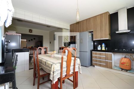 Casa para alugar com 1750m², 6 quartos e 6 vagasCozinha 1