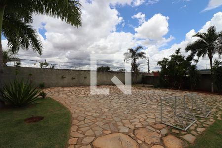 Casa para alugar com 1750m², 6 quartos e 6 vagasQuintal