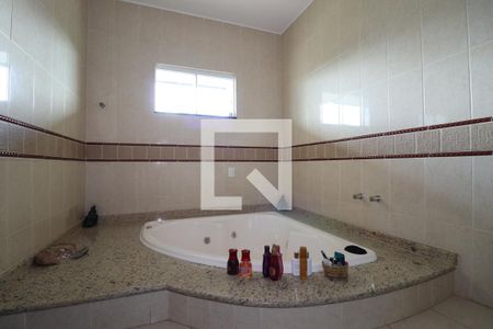 Casa para alugar com 1750m², 6 quartos e 6 vagasBanheiro da Suíte Master