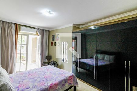 Casa à venda com 380m², 3 quartos e 4 vagas Casa à venda com 380m², 3 quartos e 4 vagasQuarto 2