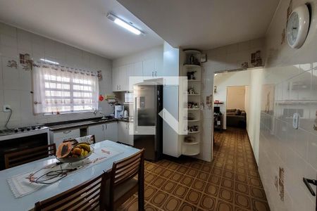 Casa à venda com 140m², 3 quartos e 2 vagas Casa à venda com 140m², 3 quartos e 2 vagasCozinha