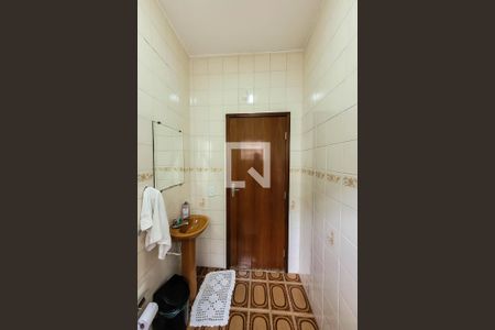 Casa à venda com 140m², 3 quartos e 2 vagas Casa à venda com 140m², 3 quartos e 2 vagasBanheiro de Serviço