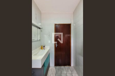 Casa à venda com 140m², 3 quartos e 2 vagas Casa à venda com 140m², 3 quartos e 2 vagasBanheiro