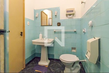 Banheiro de apartamento para alugar com 1 quarto, 35m² em República, São Paulo