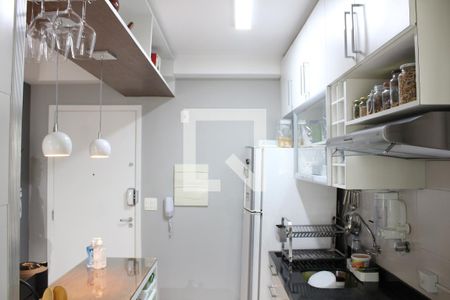 Cozinha de apartamento à venda com 2 quartos, 52m² em Bela Aliança, São Paulo