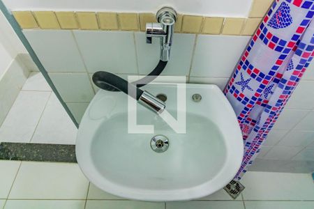 Detalhe do banheiro de kitnet/studio para alugar com 1 quarto, 25m² em Vila Guarani, São Paulo