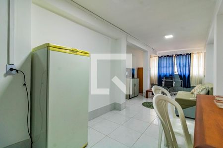Cozinha de casa para alugar com 1 quarto, 25m² em Vila Guarani, São Paulo