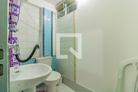 Banheiro de kitnet/studio para alugar com 1 quarto, 25m² em Vila Guarani, São Paulo