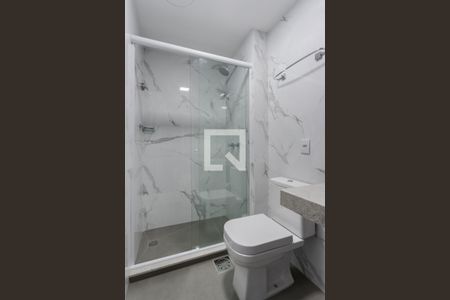 Banheiro de apartamento para alugar com 1 quarto, 28m² em Petrópolis, Porto Alegre