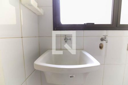 Apartamento à venda com 114m², 3 quartos e 2 vagas Apartamento à venda com 114m², 3 quartos e 2 vagasÁrea de Serviço