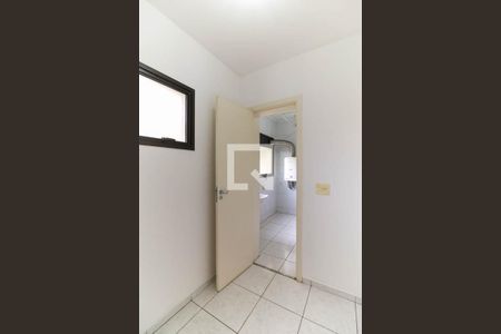 Apartamento à venda com 114m², 3 quartos e 2 vagas Apartamento à venda com 114m², 3 quartos e 2 vagasQuarto de Serviço