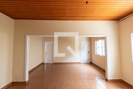 Casa para alugar com 150m², 3 quartos e 2 vagasSala