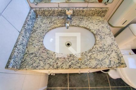 Apartamento à venda com 78m², 3 quartos e 2 vagasBanheiro do quarto 1