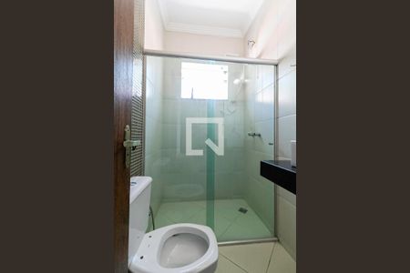 Casa à venda com 360m², 4 quartos e 4 vagas Casa à venda com 360m², 4 quartos e 4 vagasBanheiro social Banheiro social