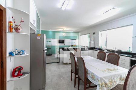 Casa à venda com 360m², 4 quartos e 4 vagas Casa à venda com 360m², 4 quartos e 4 vagasCozinha