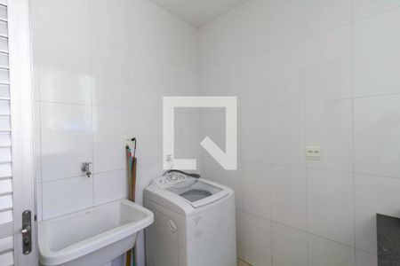 Casa à venda com 360m², 4 quartos e 4 vagas Casa à venda com 360m², 4 quartos e 4 vagasÁrea de serviço