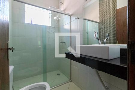 Casa à venda com 360m², 4 quartos e 4 vagas Casa à venda com 360m², 4 quartos e 4 vagasBanheiro social