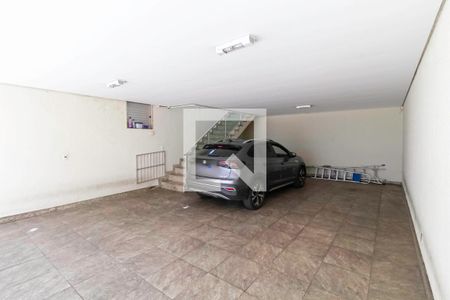 Casa à venda com 360m², 4 quartos e 4 vagas Casa à venda com 360m², 4 quartos e 4 vagasGaragem