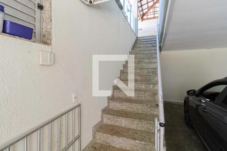Casa à venda com 360m², 4 quartos e 4 vagas Casa à venda com 360m², 4 quartos e 4 vagasEntrada