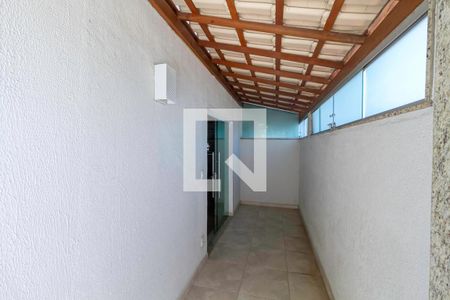 Casa à venda com 360m², 4 quartos e 4 vagas Casa à venda com 360m², 4 quartos e 4 vagasVaranda da semi suíte 1