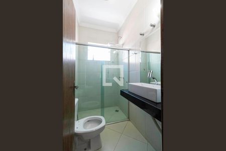 Casa à venda com 360m², 4 quartos e 4 vagas Casa à venda com 360m², 4 quartos e 4 vagasBanheiro social