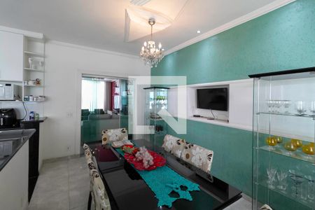 Casa à venda com 360m², 4 quartos e 4 vagas Casa à venda com 360m², 4 quartos e 4 vagasCopa