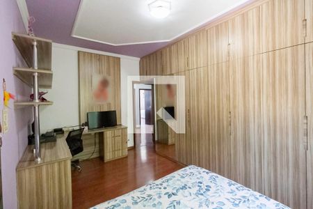 Casa à venda com 360m², 4 quartos e 4 vagas Casa à venda com 360m², 4 quartos e 4 vagasSemi suíte 2