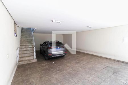 Casa à venda com 360m², 4 quartos e 4 vagas Casa à venda com 360m², 4 quartos e 4 vagasGaragem