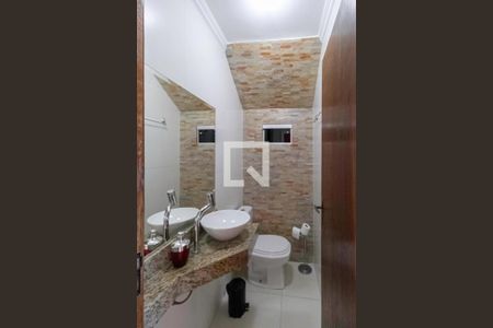 Casa à venda com 360m², 4 quartos e 4 vagas Casa à venda com 360m², 4 quartos e 4 vagasLavabo