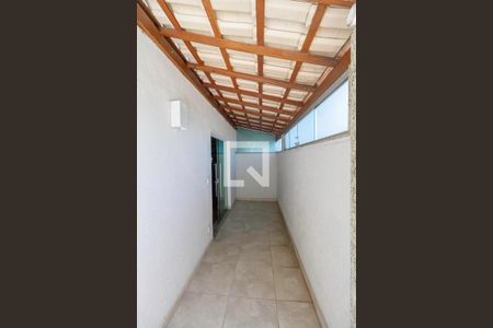 Casa à venda com 360m², 4 quartos e 4 vagas Casa à venda com 360m², 4 quartos e 4 vagasVaranda da semi suíte 1