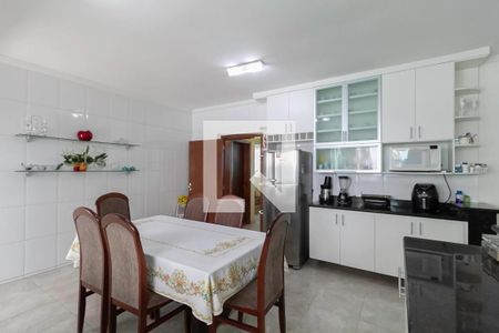 Casa à venda com 360m², 4 quartos e 4 vagas Casa à venda com 360m², 4 quartos e 4 vagasCozinha