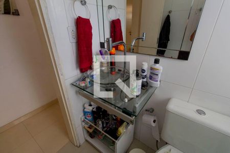 Casa à venda com 180m², 3 quartos e 2 vagas Casa à venda com 180m², 3 quartos e 2 vagasBanheiro