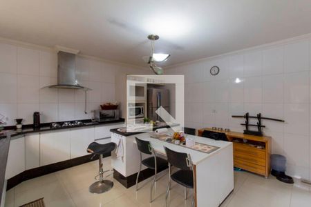 Casa à venda com 180m², 3 quartos e 2 vagas Casa à venda com 180m², 3 quartos e 2 vagasCozinha