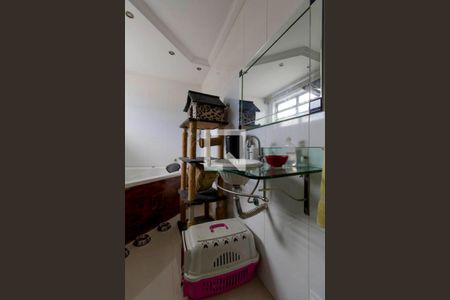 Casa à venda com 180m², 3 quartos e 2 vagas Casa à venda com 180m², 3 quartos e 2 vagasBanheiro Suíte