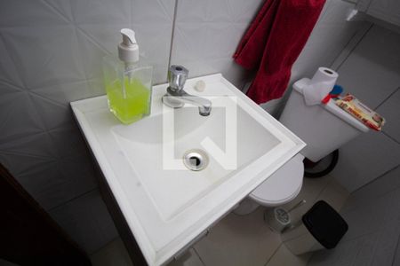 Lavabo de casa de condomínio para alugar com 2 quartos, 70m² em Itaquera, São Paulo