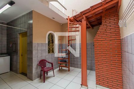 Casa à venda com 160m², 3 quartos e 3 vagas Casa à venda com 160m², 3 quartos e 3 vagasChurrasqueira