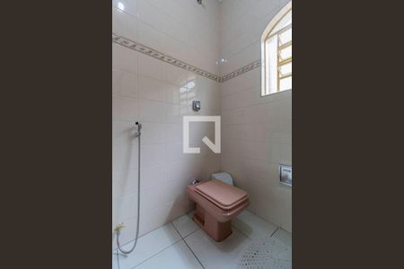 Casa à venda com 160m², 3 quartos e 3 vagas Casa à venda com 160m², 3 quartos e 3 vagasBanheiro 1