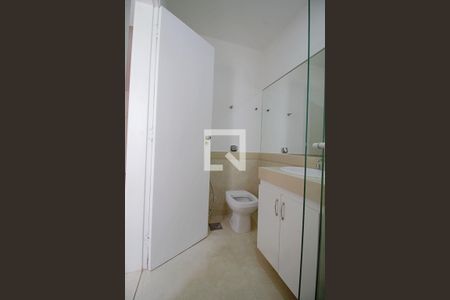 Apartamento à venda com 362m², 5 quartos e 3 vagas Apartamento à venda com 362m², 5 quartos e 3 vagasBanheiro da Suíte 4