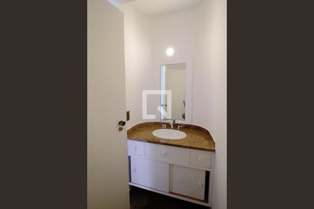 Apartamento à venda com 362m², 5 quartos e 3 vagas Apartamento à venda com 362m², 5 quartos e 3 vagasLavabo