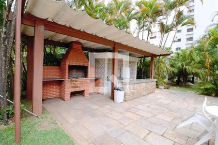 Apartamento à venda com 362m², 5 quartos e 3 vagas Apartamento à venda com 362m², 5 quartos e 3 vagasÁrea comum - Churrasqueira