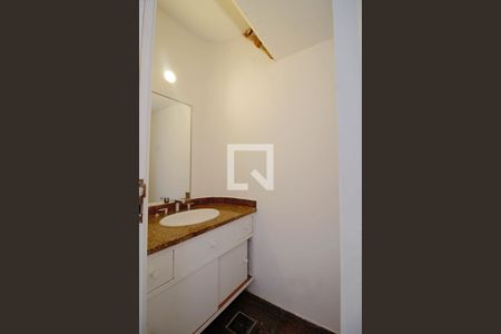 Apartamento à venda com 362m², 5 quartos e 3 vagas Apartamento à venda com 362m², 5 quartos e 3 vagasLavabo