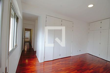 Apartamento à venda com 362m², 5 quartos e 3 vagas Apartamento à venda com 362m², 5 quartos e 3 vagasSuíte 5