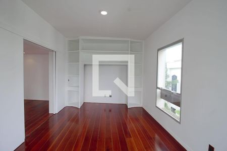 Apartamento à venda com 362m², 5 quartos e 3 vagas Apartamento à venda com 362m², 5 quartos e 3 vagasSala 3